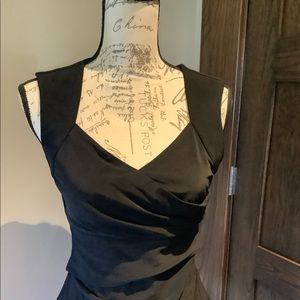 Black White House Black Market sleeveless fitted shirt